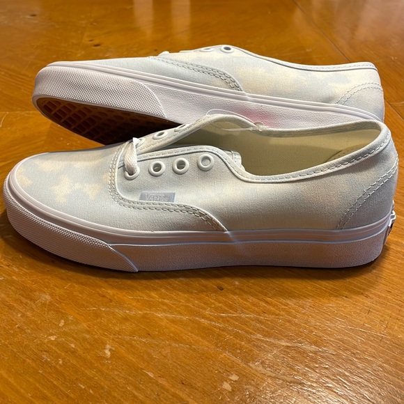 Vans Shoes - Women’s Vans Sneakers Authentic ‘Bleach Wash’ Blue / White Size 6 NEW